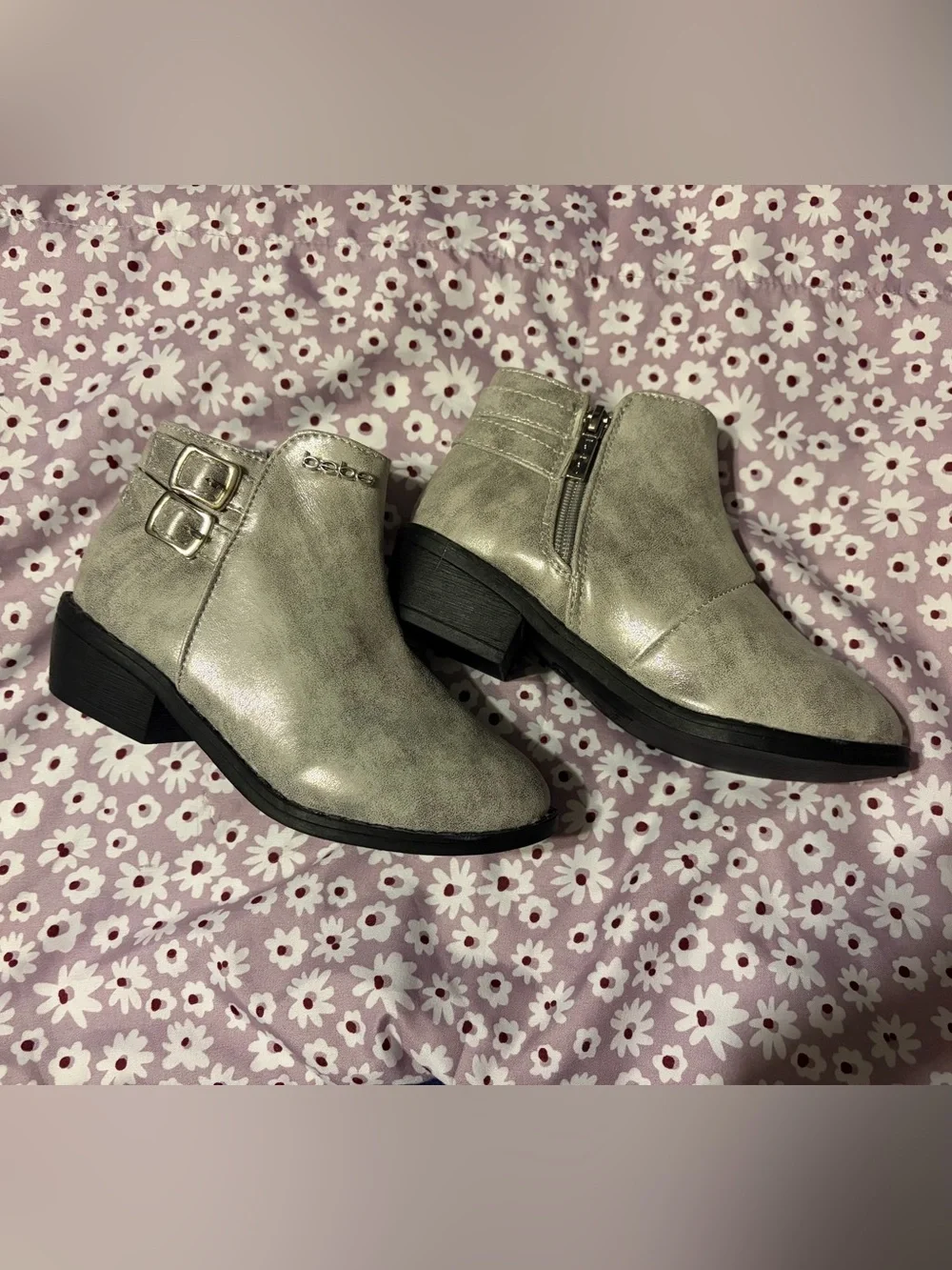 bebe Girls Metallic Silver Ankle Booties